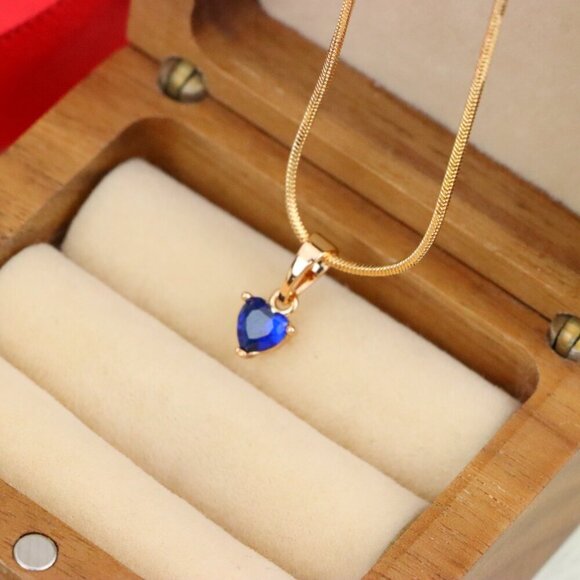 "Charming Heart-Shaped Blue Pendant in Gold, XPPT1305 - Picture 2 of 13